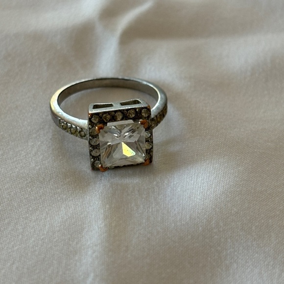 Square Rhinestone Ring Silvertone Size 7 - Picture 2 of 4
